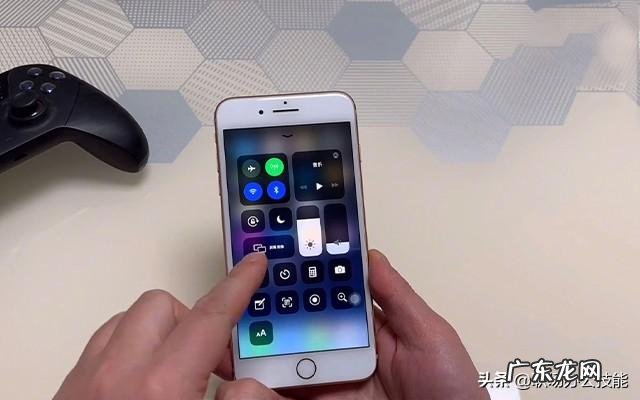 手机图片怎么在电视上投屏到电视上 用手机怎样电视投屏