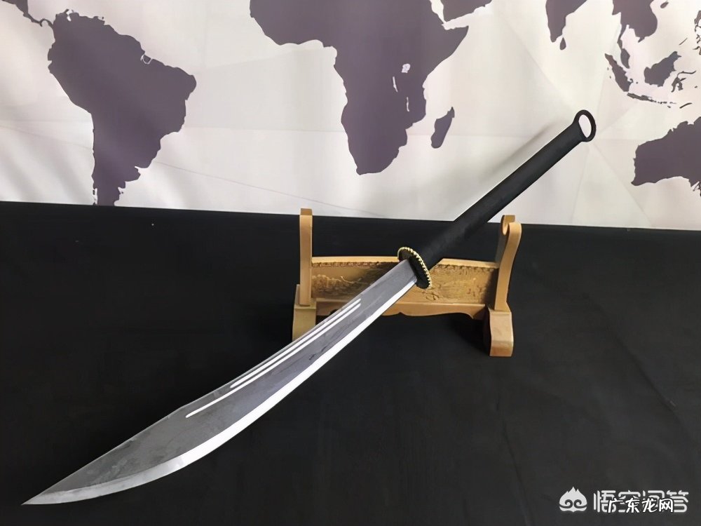 一个人被鲸鱼吞了,人身上有一把锋利的刀,有没有可能切开鲸腹再爬出来?为什么?