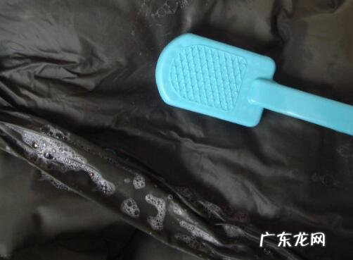 羽绒服怎么洗才干净? 羽绒服清洗小技巧