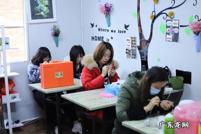 哪个学校培训美容美发 学美容美发到哪个培训学校好呢