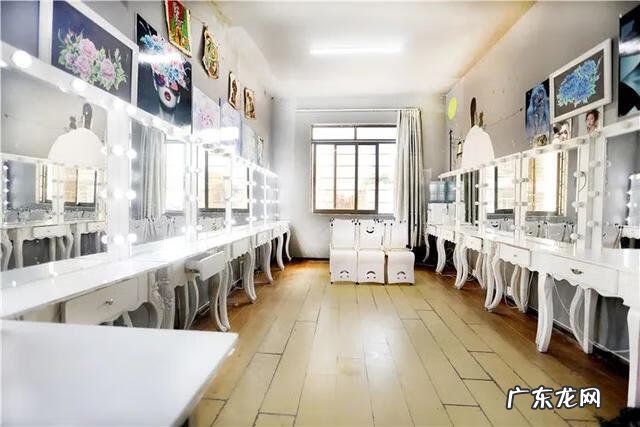 哪个学校培训美容美发 学美容美发到哪个培训学校好呢