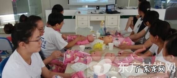 尿布的叠法以及尺寸