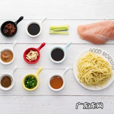 鸡丝凉面是什么面做成的 鸡丝凉面用什么面