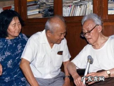 “京派作家第一人”90岁萧乾养生秘诀：8“不”良方，福寿安康