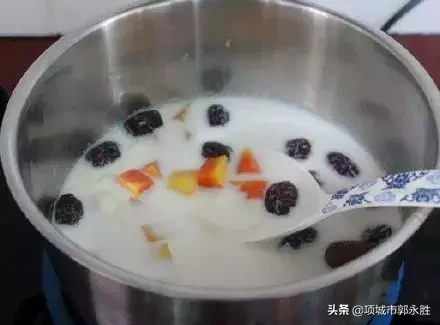 木瓜怎么吃丰胸效果好 木瓜怎么吃丰胸?