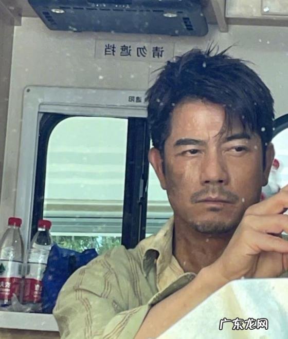 郭富城多少岁结婚 郭富城穿背心的照片