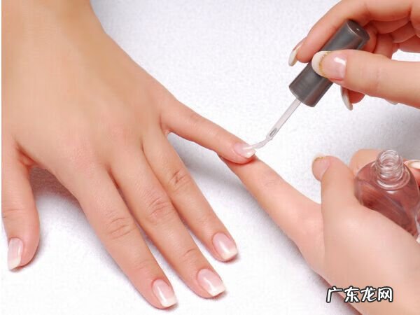指甲油有点干了怎么办 指甲油干了怎么办?