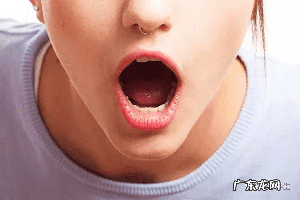 舌头发白什么情况 舌头发白是怎么回事儿?