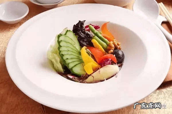 舌头发白什么情况 舌头发白是怎么回事儿?