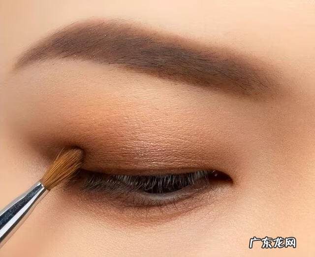 单眼皮怎么画眼影图解 单眼皮怎么画眼影?