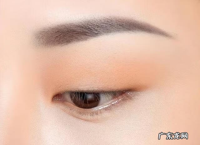 单眼皮怎么画眼影图解 单眼皮怎么画眼影?