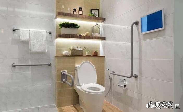 客厅挂福字有什么讲究 福字挂门框上好不好