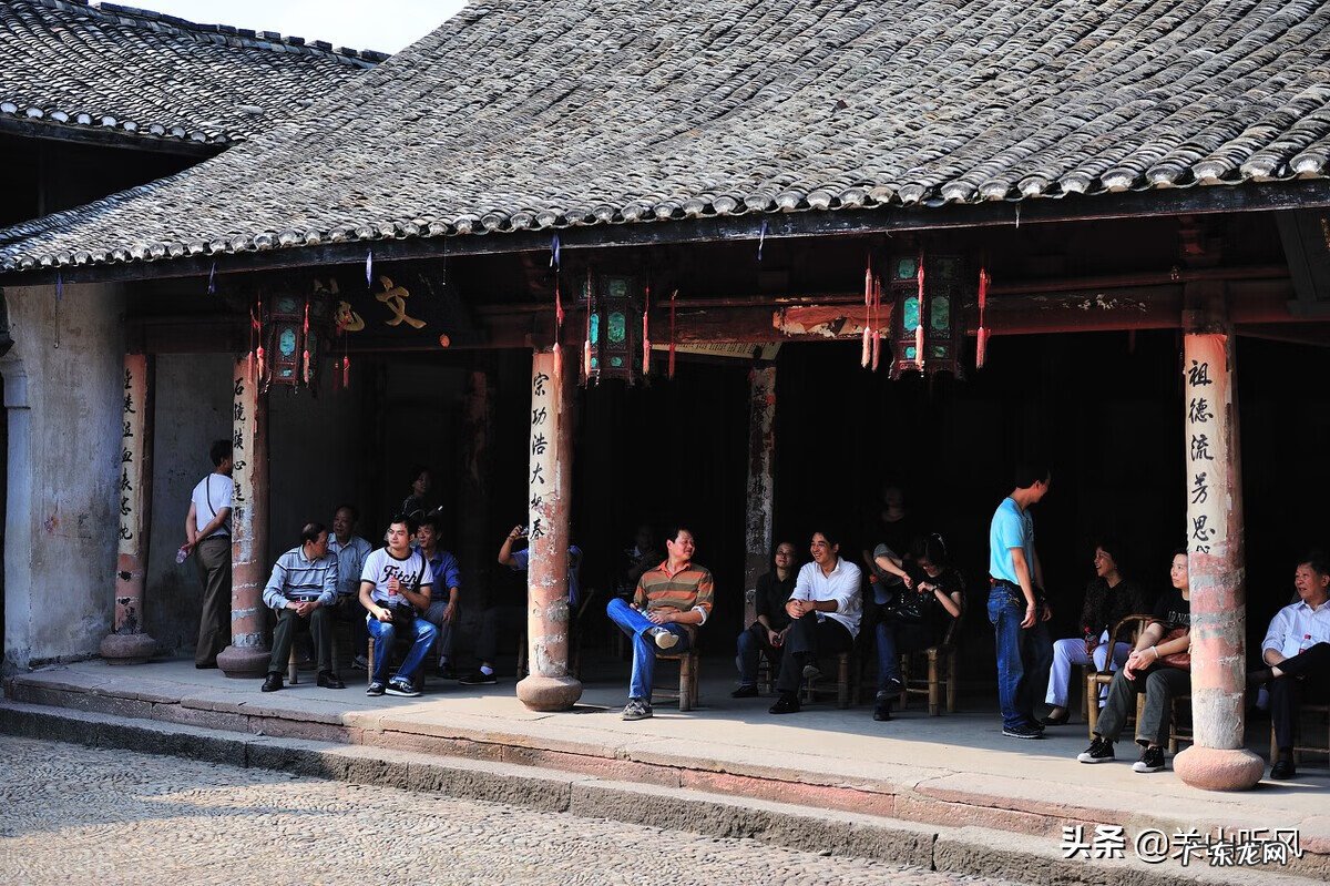 院子大门旁边种树的风水