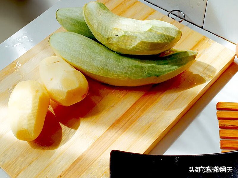 土豆炖茄子步骤 茄子炖土豆的做法
