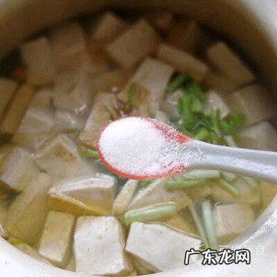 河蚌怎样做汤好吃 河蚌汤的做法,怎么做河蚌汤