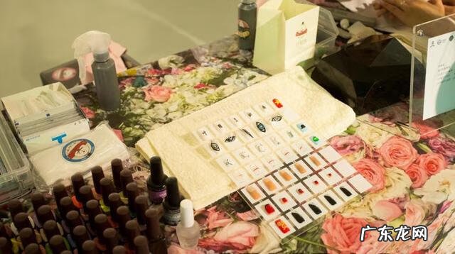 做光疗美甲的顺序 光疗美甲步骤详细