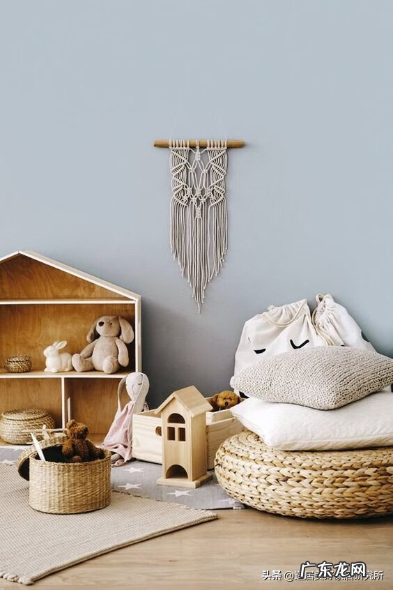 沙发墙上挂鹿有什么寓意 沙发垫上有鹿的图案好吗