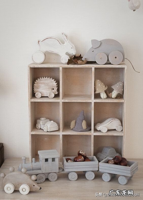 沙发墙上挂鹿有什么寓意 沙发垫上有鹿的图案好吗