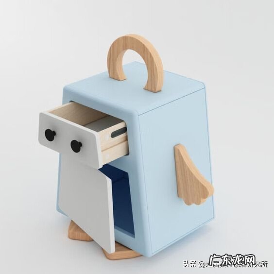 沙发墙上挂鹿有什么寓意 沙发垫上有鹿的图案好吗