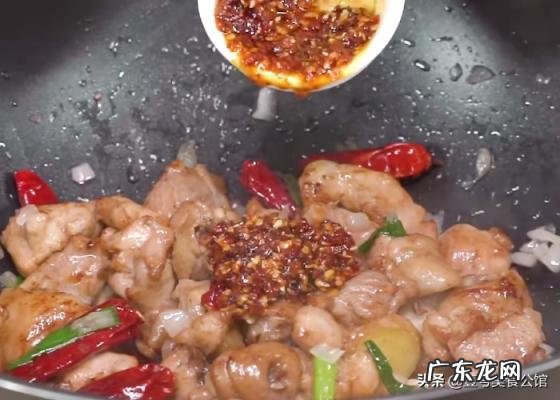 干锅鸡怎么做好吃又简单 香辣干锅鸡的家常做法