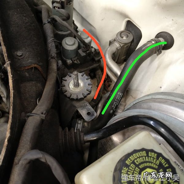 汽车暖风管子漏水怎么办 奔驰暖风水管发动机漏水