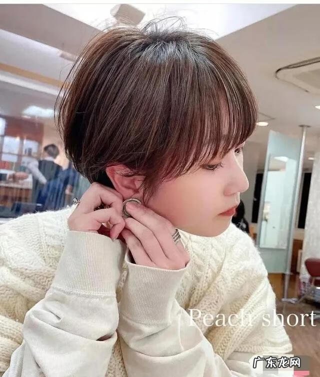 圆脸短发发型图片