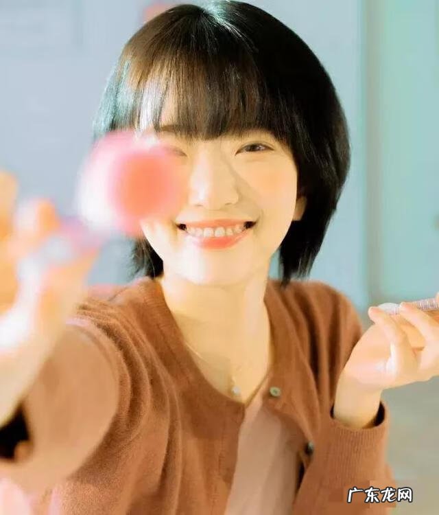 圆脸短发发型图片