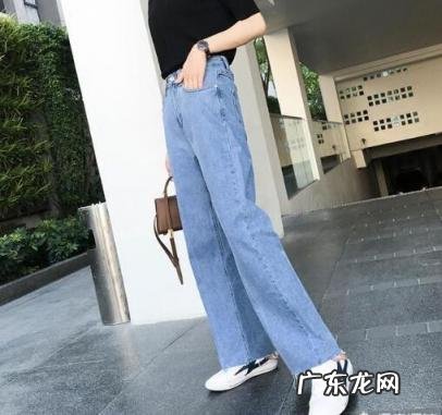 复古服装风格特点,复古服装风格装饰道具