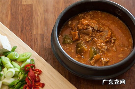 舌头发白是什么问题 舌头发白什么原因