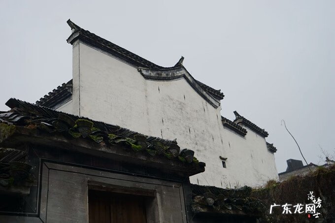 装修背靠金山图片 背靠金山的风水