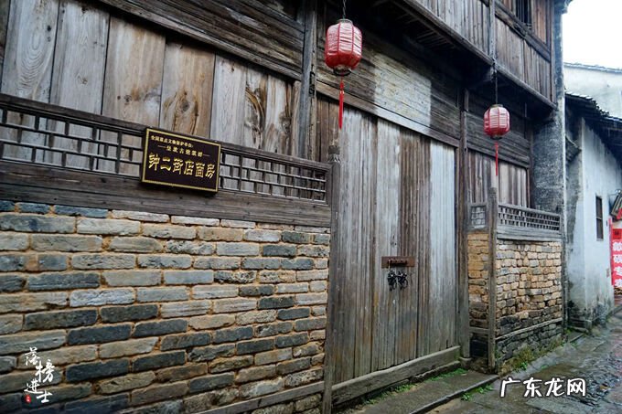 装修背靠金山图片 背靠金山的风水