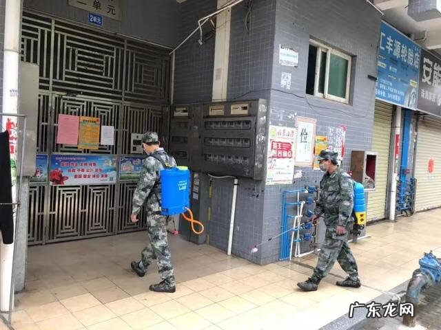 身边的活雷锋的故事 我们身边的活雷锋