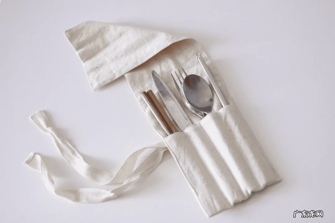 床头放植物的风水禁忌 卫生巾放床头是啥意思