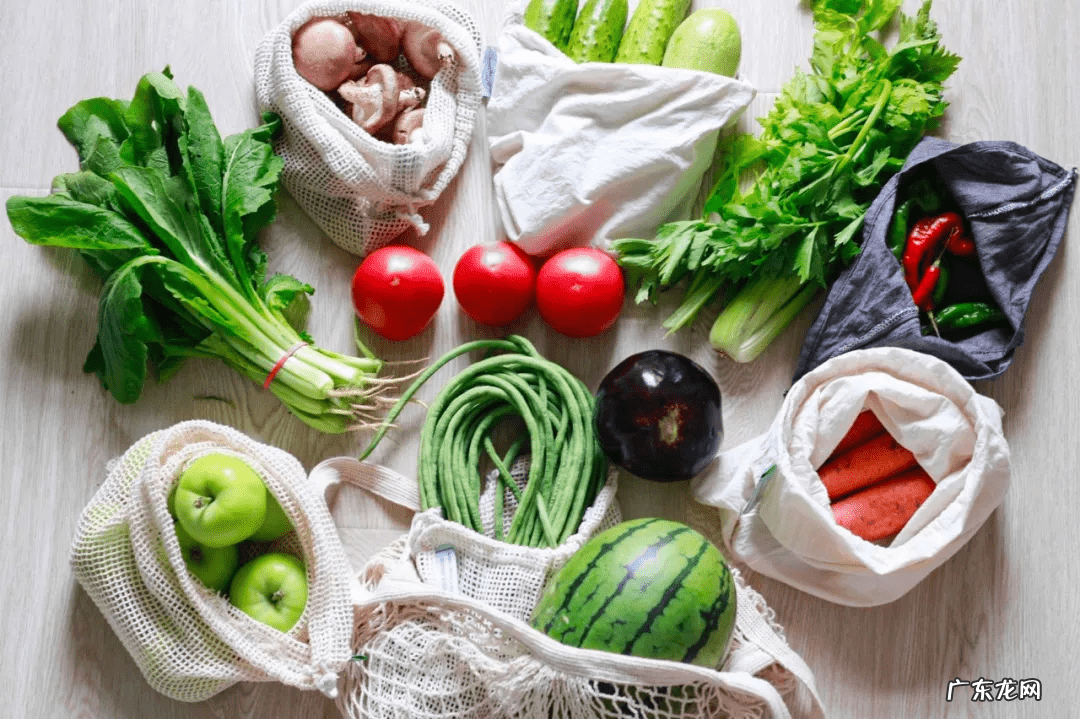 床头放植物的风水禁忌 卫生巾放床头是啥意思