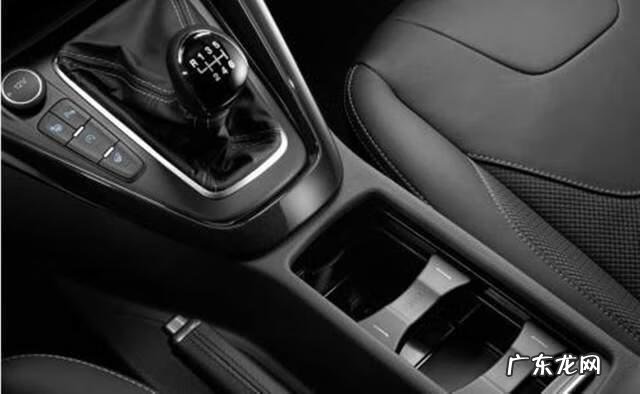 手动挡的车怎么开图解 手动挡车驾驶技巧图解