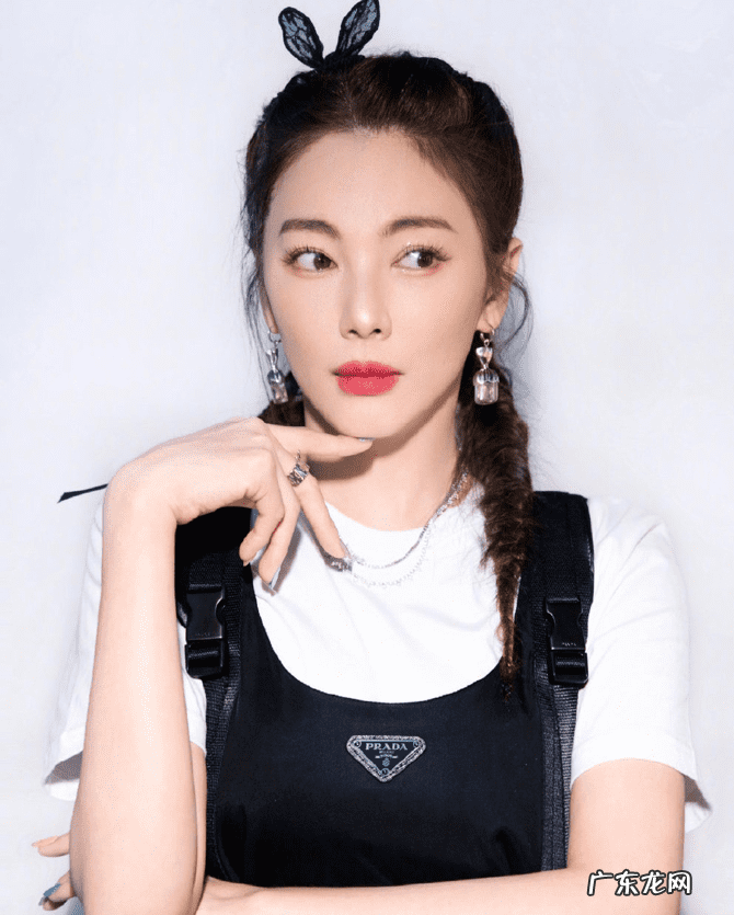 如何搭配身体饰品 饰品搭配的技巧