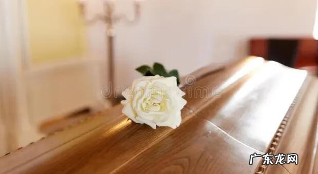 父亲早逝的男孩命不好 父母死了运气是好是坏