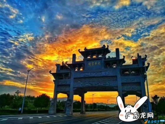 云峰山两大名景 梦游天姥山中的天姥山位于什么地方