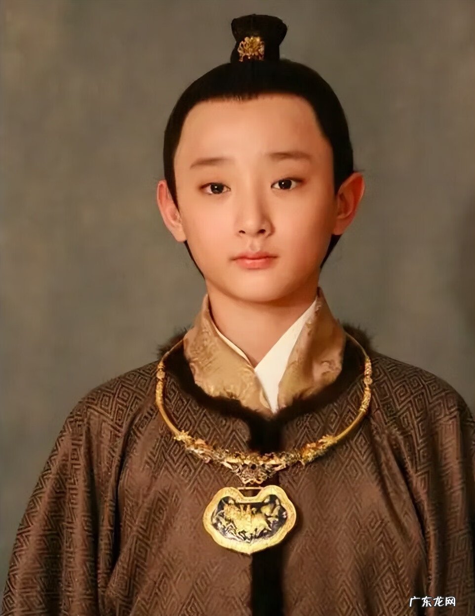 新红楼梦香港版的 新红楼梦