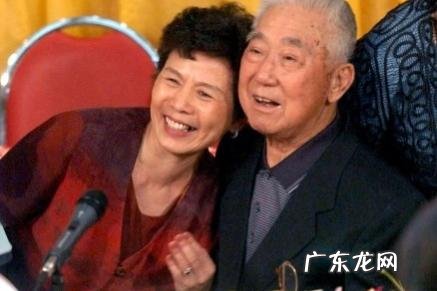 “中国高尔夫第一人”95岁荣高棠:养生3个宝,长寿身体好