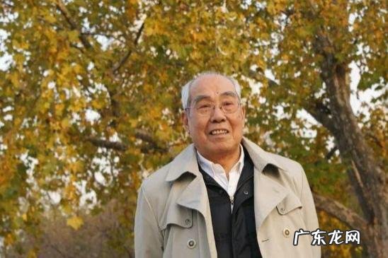 “中国高尔夫第一人”95岁荣高棠:养生3个宝,长寿身体好