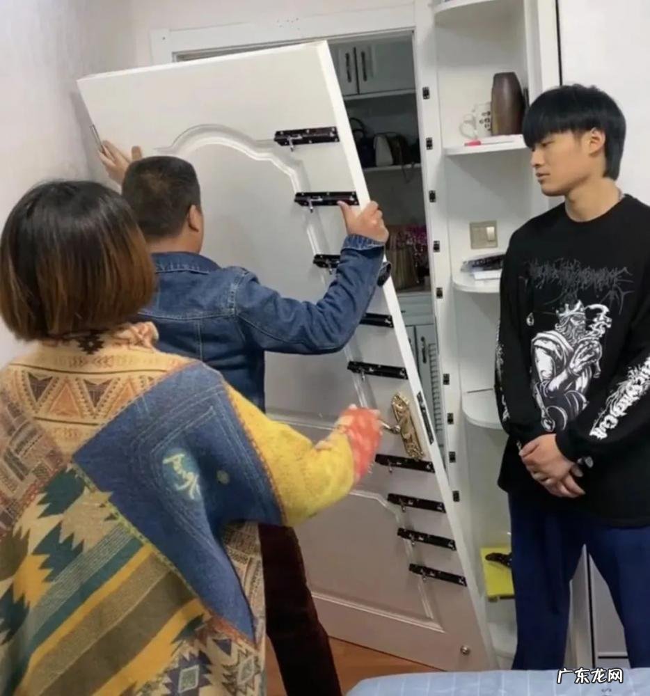 抖音嘉年华多少钱人民币平台扣除还有多少钱 抖音飞机多少钱人民币棒棒糖