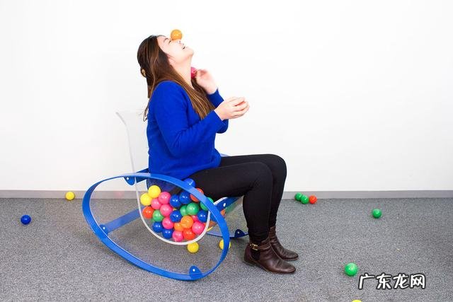 椅子的设计及设计说明 椅子设计说明模板