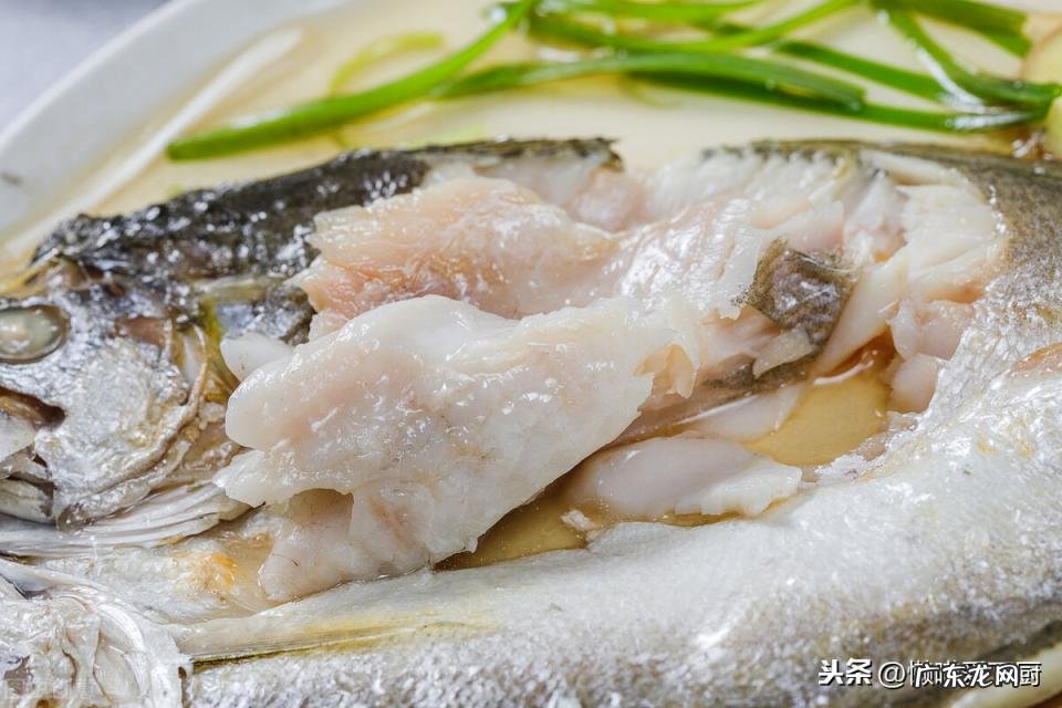 清蒸鱼怎样做好吃 需要多长时间才能熟 蒸鱼几分钟最好