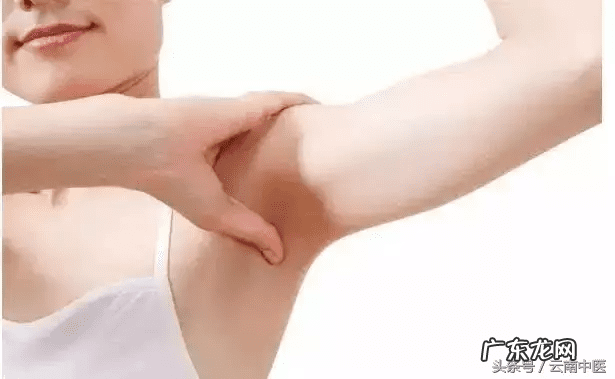 耳朵里面长了一个包 耳朵后面长包是什么原因