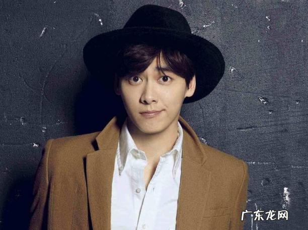 李易峰为妈妈庆生视频，李易峰 妈妈