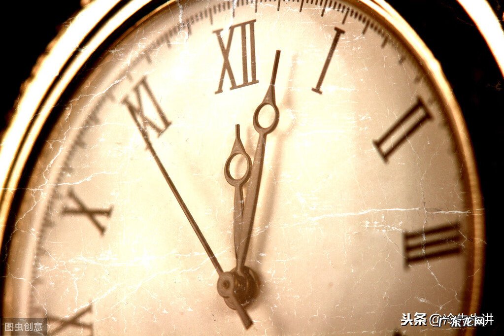 在线圆形时钟 动态 挂钟风水圆形还是方形