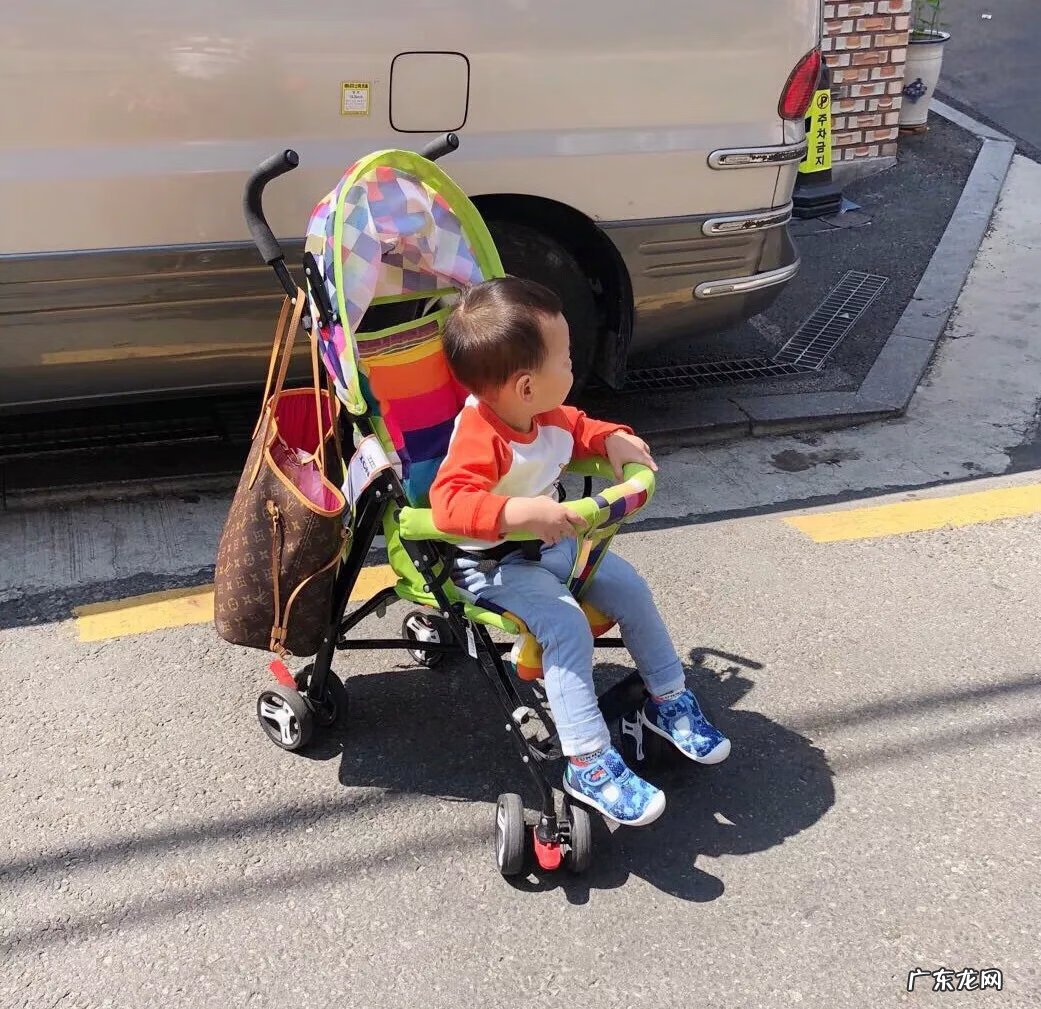 婴儿推车和伞车哪个实用 婴儿伞车推荐