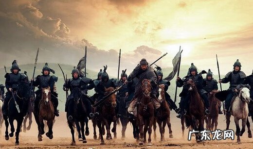 青龙位低能不能立根旗杆 风水上的青龙举旗好不好