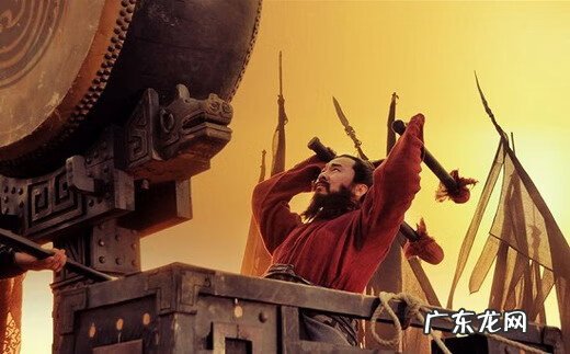 青龙位低能不能立根旗杆 风水上的青龙举旗好不好